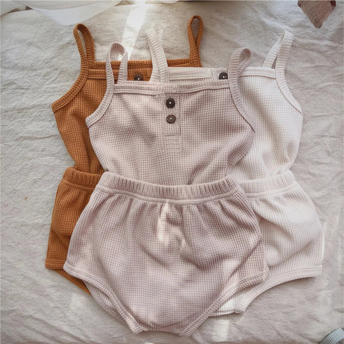 Summer Baby Set with Suspender Top & Shorts – Unisex from 0 to 24 months