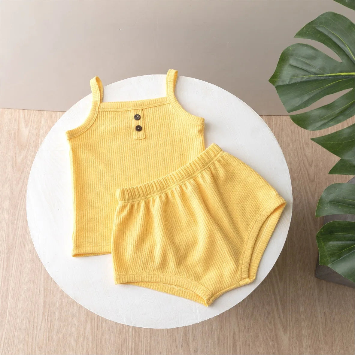 Summer Baby Set with Suspender Top & Shorts – Unisex from 0 to 24 months