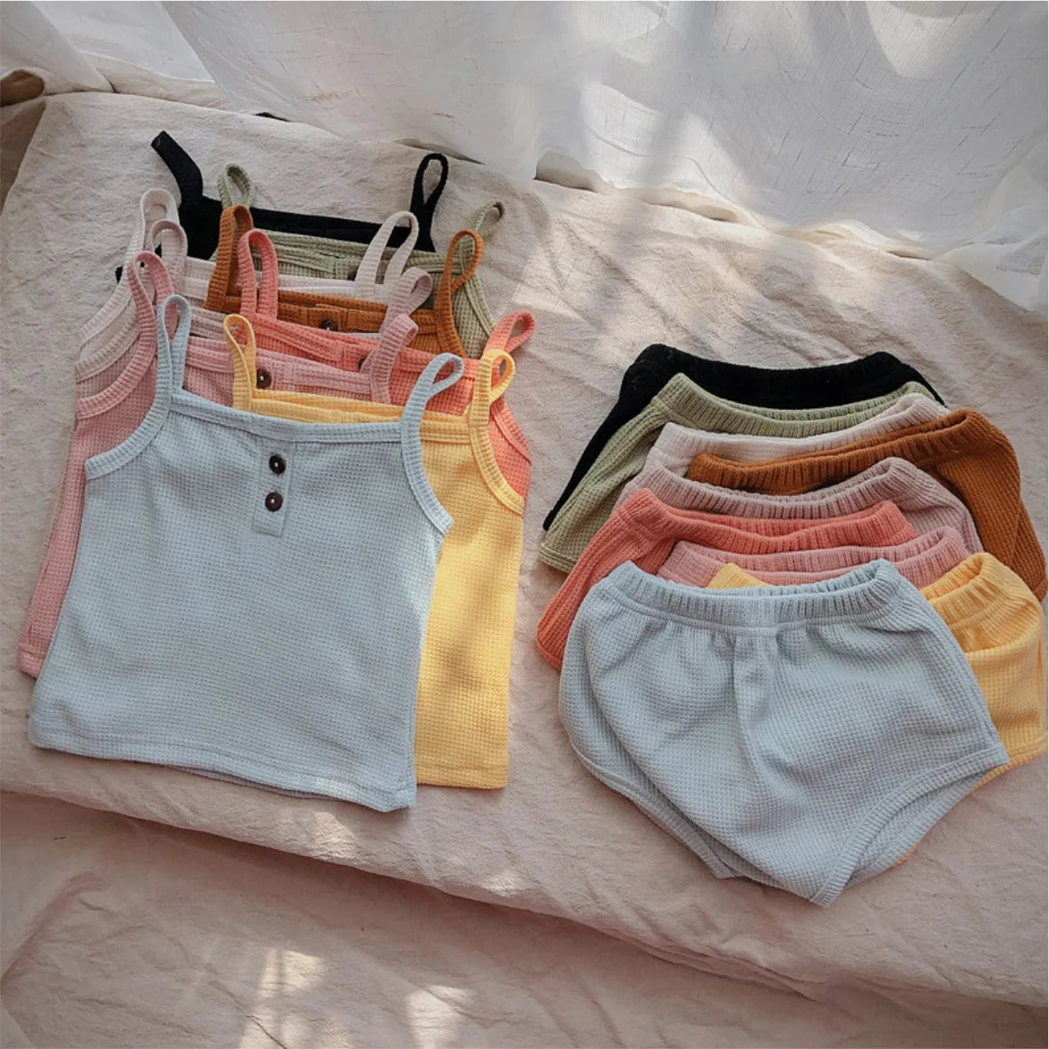Summer Baby Set with Suspender Top & Shorts – Unisex from 0 to 24 months