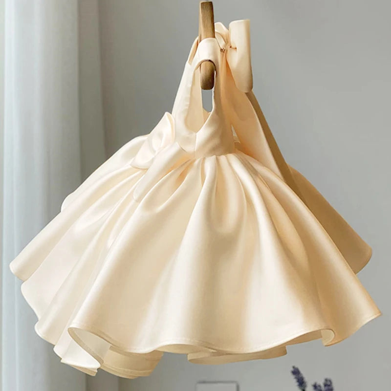 Impressive Dress with a Royal Feel – Mini Miracle