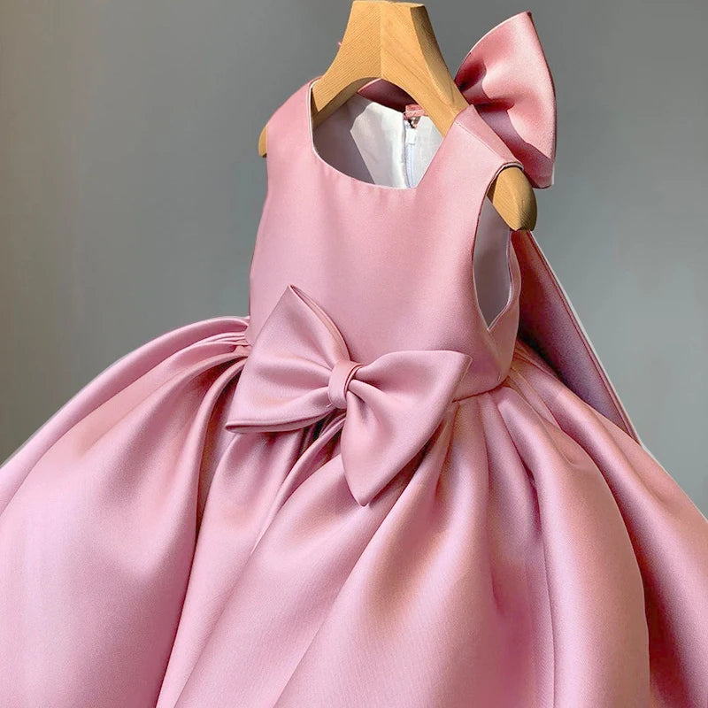 Impressive Dress with a Royal Feel – Mini Miracle